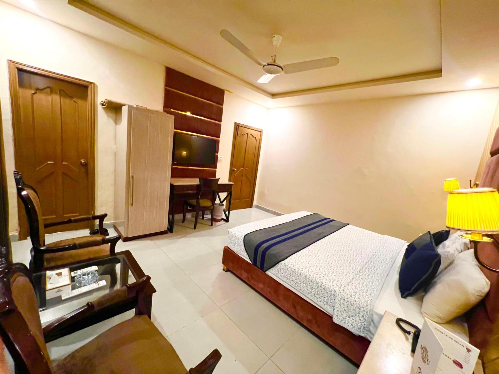 Shelton Guest House Islamabad Exterior photo