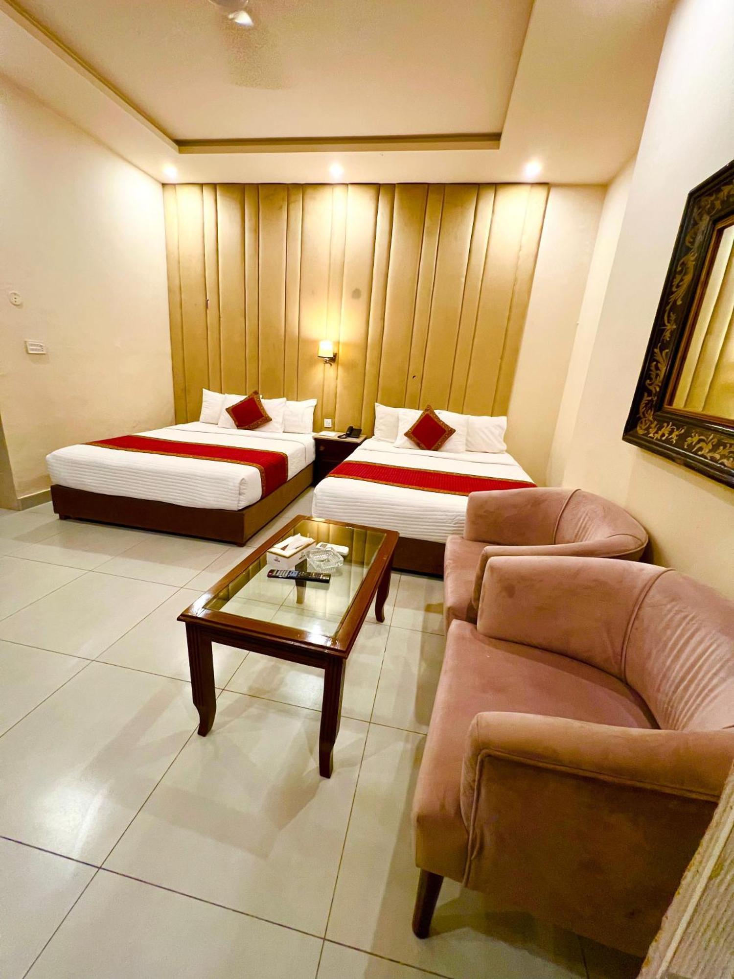 Shelton Guest House Islamabad Exterior photo