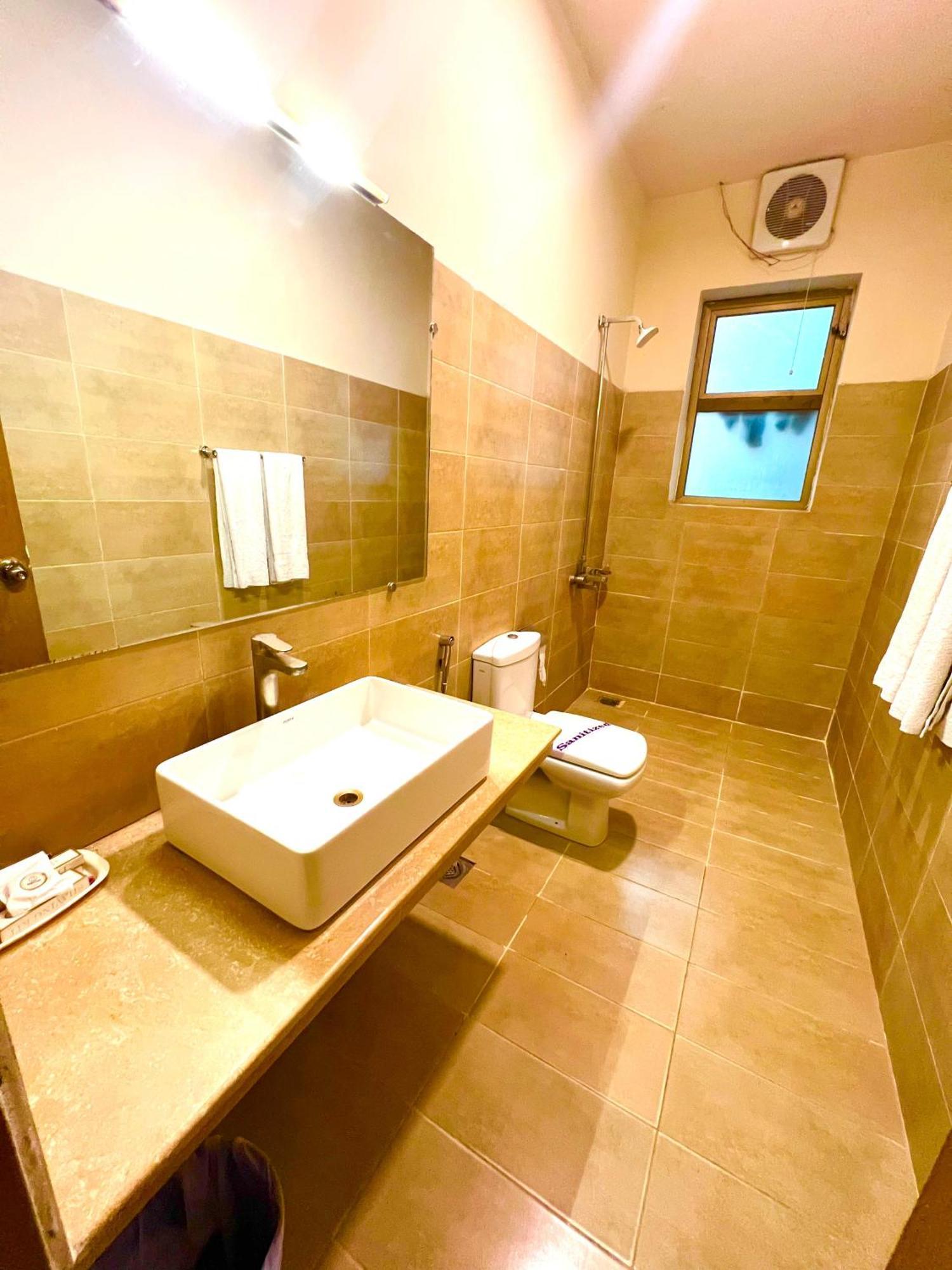Shelton Guest House Islamabad Exterior photo